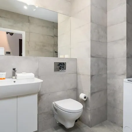 Bukowska 18 With Balcony Mtp By Renters Apartment